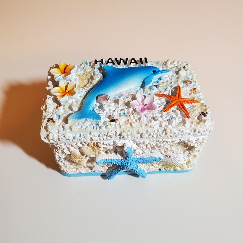 Hawaii Jewlery/Treasure Box with dolphin, starfish, flowers, and real shells